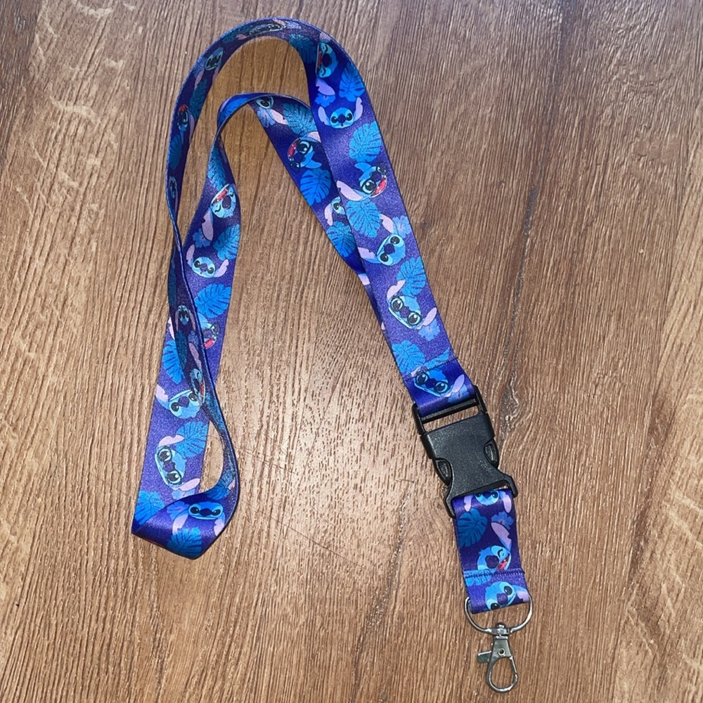 ❤️ 3/25$ NWOT stitch lanyard